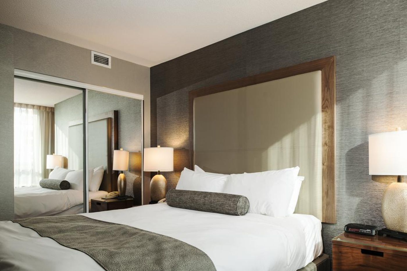 Carmana Hotel & Suites-Canada-VANCOUVER-General view-2