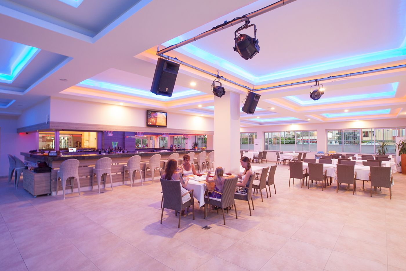 Hotel-Catty-Cats-Garden-Room-50