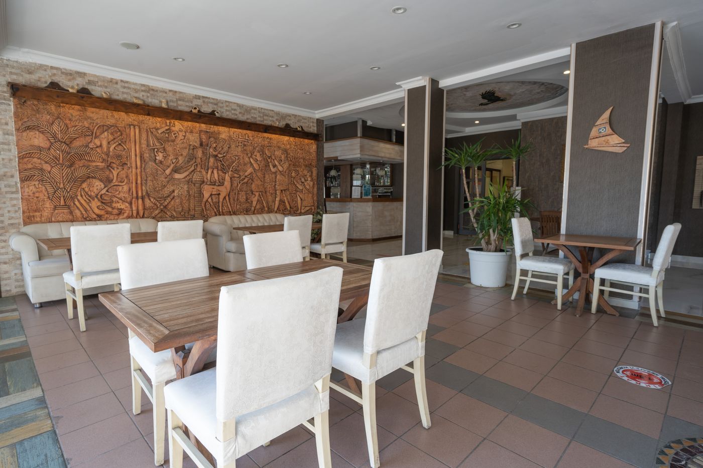 Romance-Beach-Lobby-42