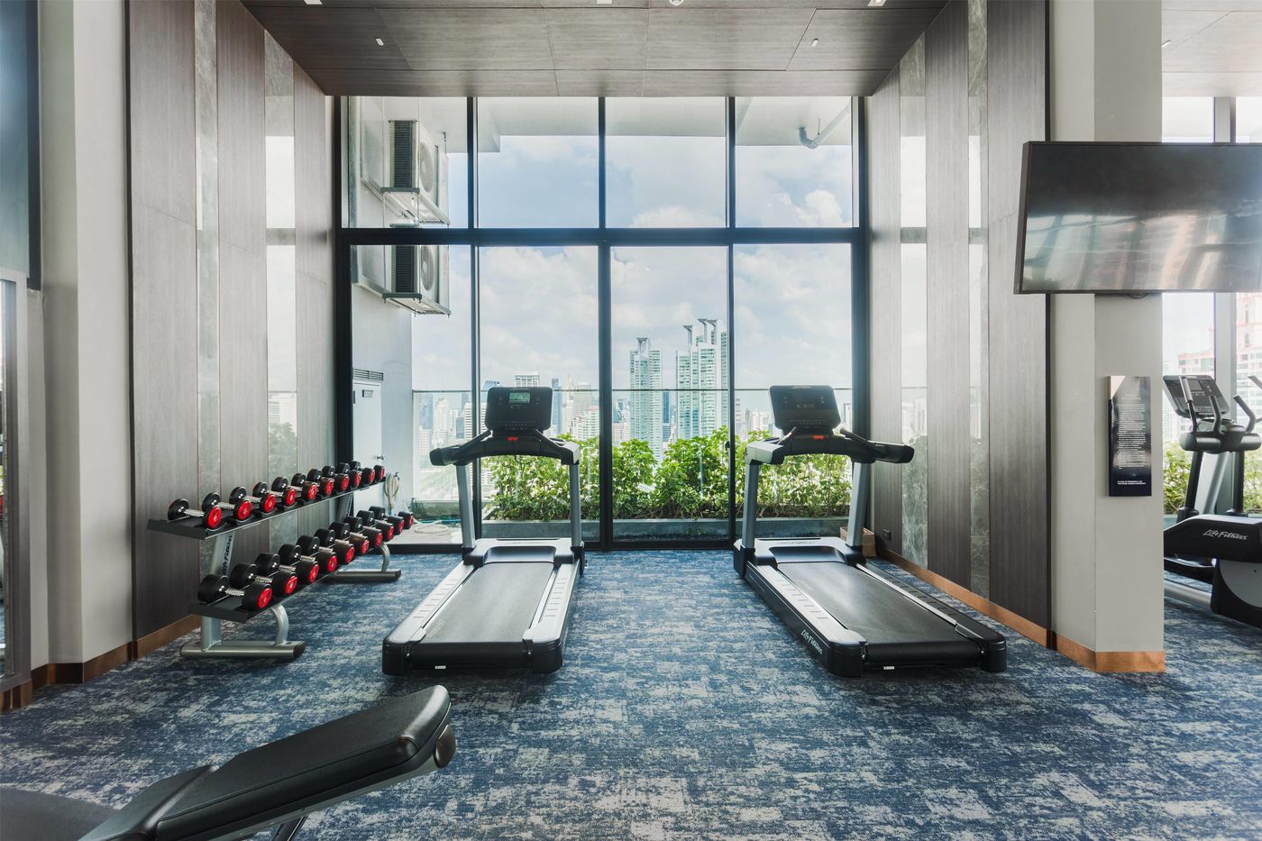 Wyndham-Bangkok-Queen-Convention-Centre-Sports-and-Entertainment-60