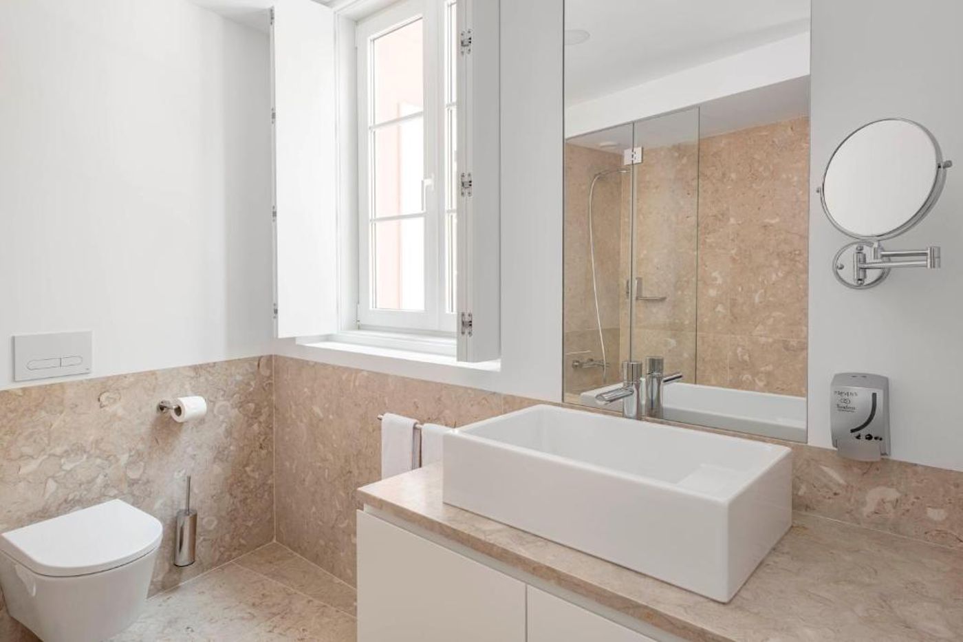 Tandem-Palacio-Alfama-Suites-Room-34