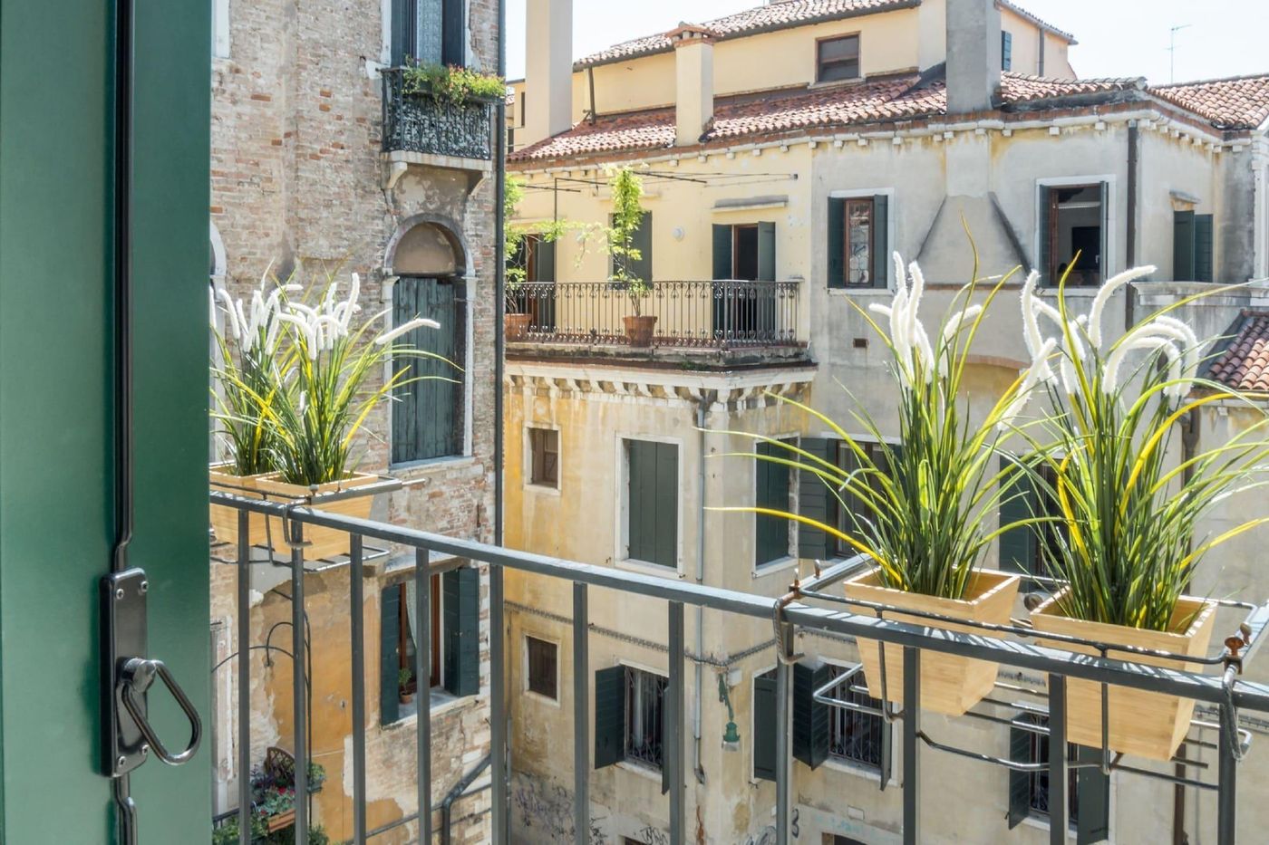 San-Polo-Design-Apartments-Room-1