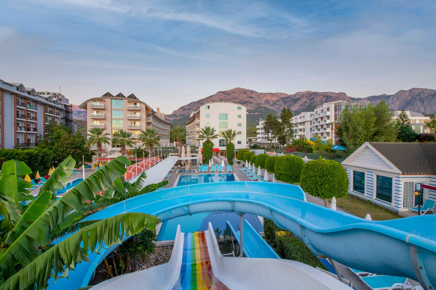 Armas-Beach-Hotel-Pool-8