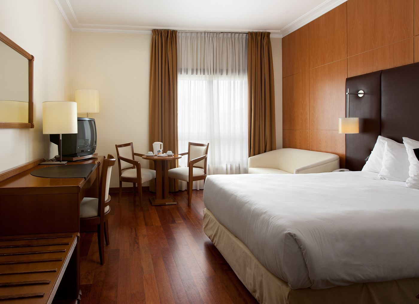 NH-Lisboa-Campo-Grande-Room-6