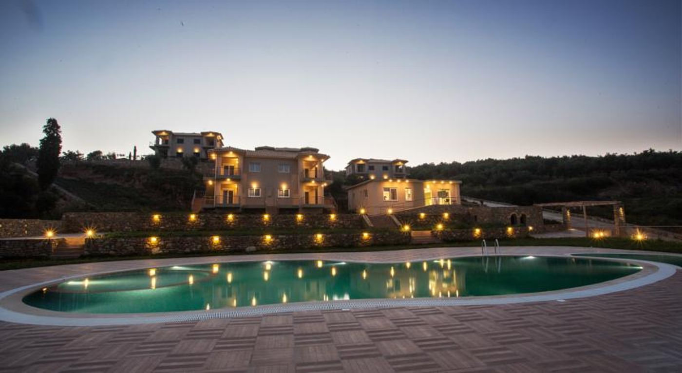 Baywatch Hotel & Apartments