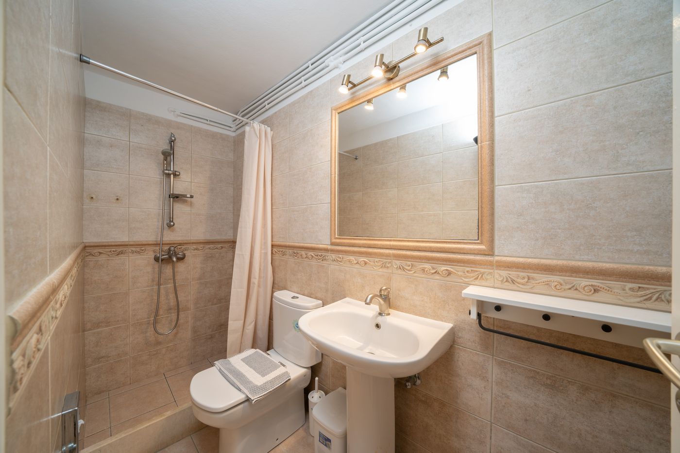 Lorenzo-Hotel---Apartments-Room-35