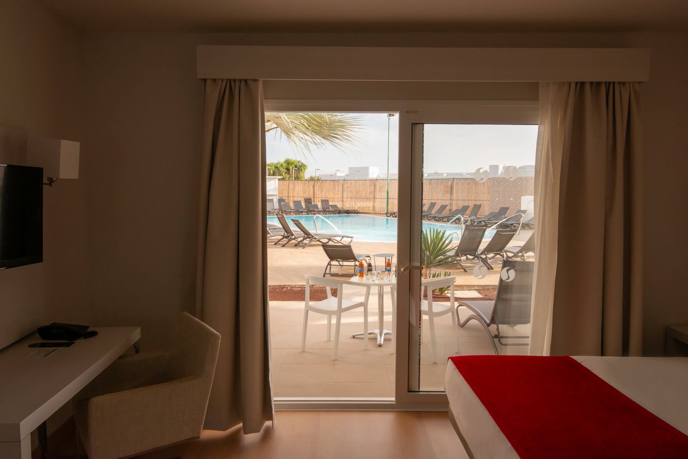 Aequora-Lazarote-Suites-Room-42