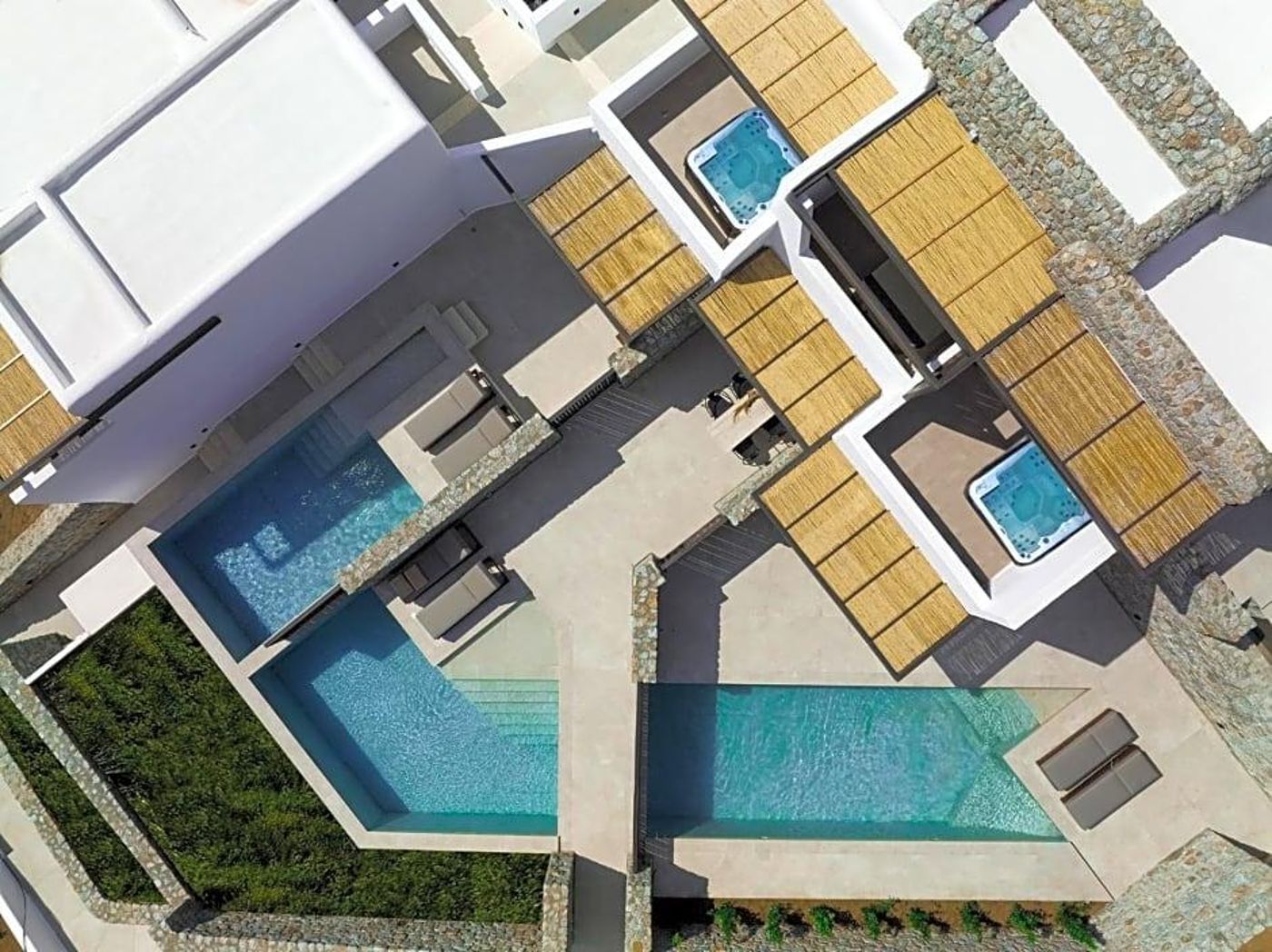 Ezio-Bo-Luxury-Living-General-view-6