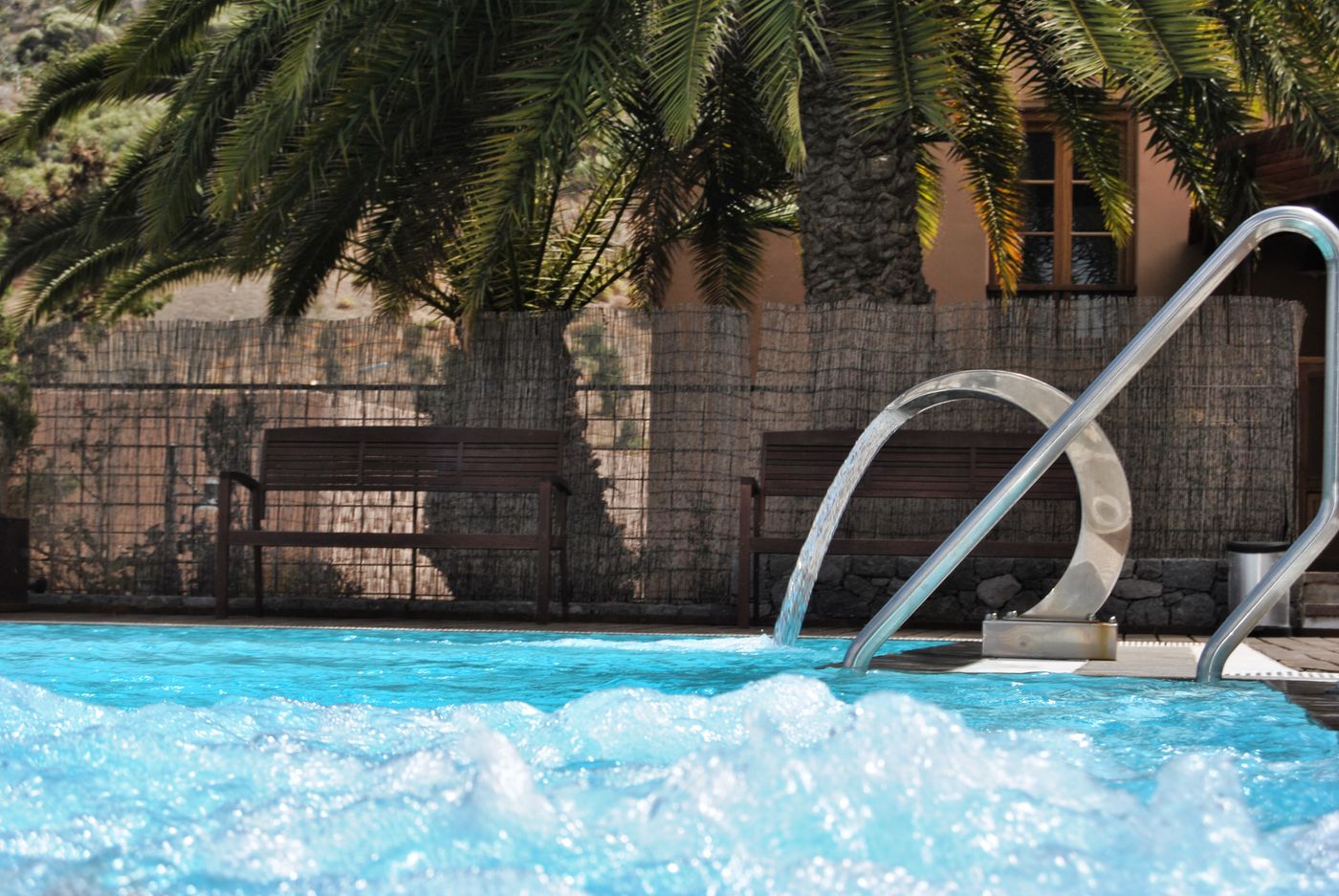 Hotel-Rural-El-Mondalon-Pool-4