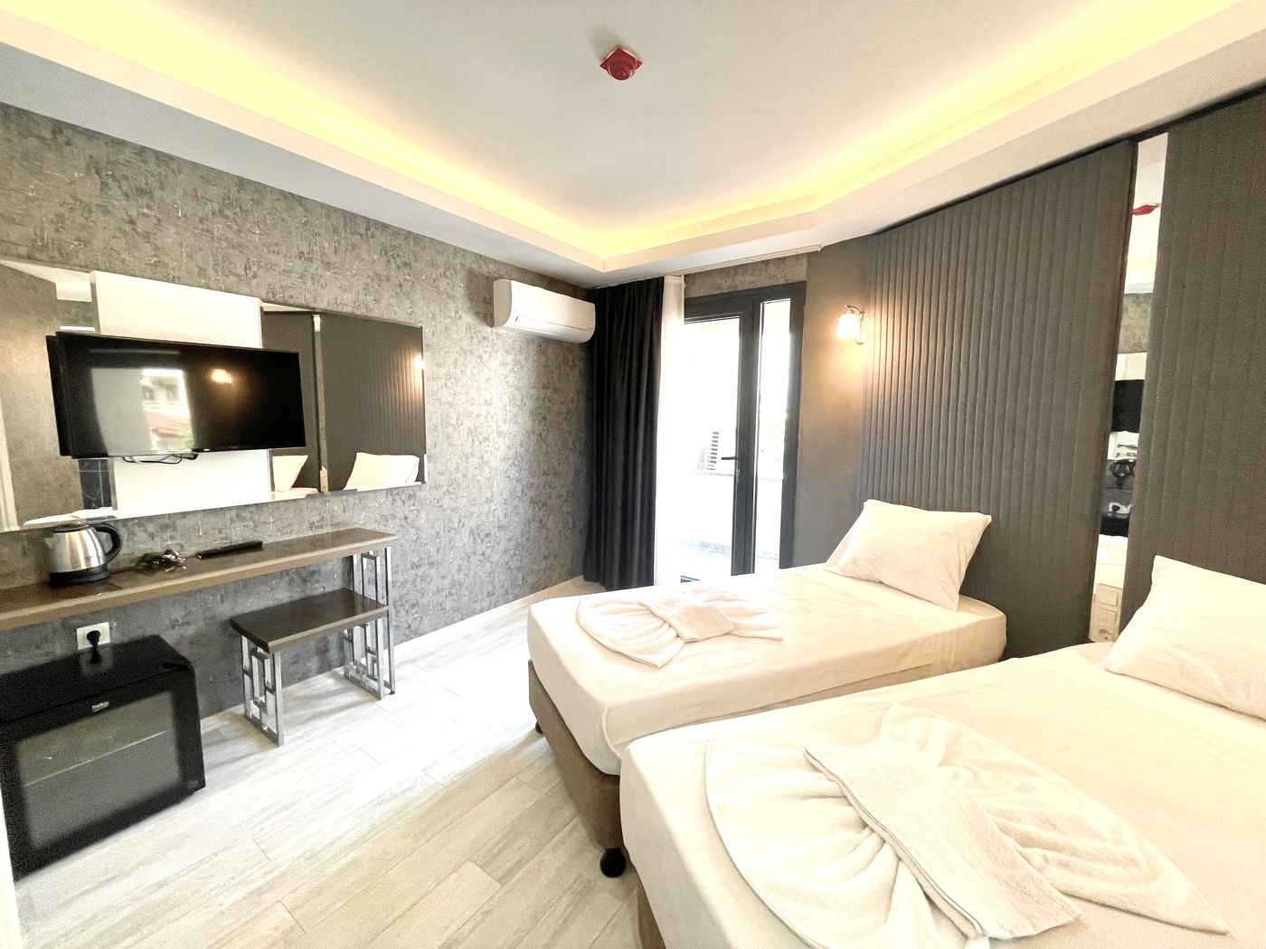 Emilia Boutique Hotel