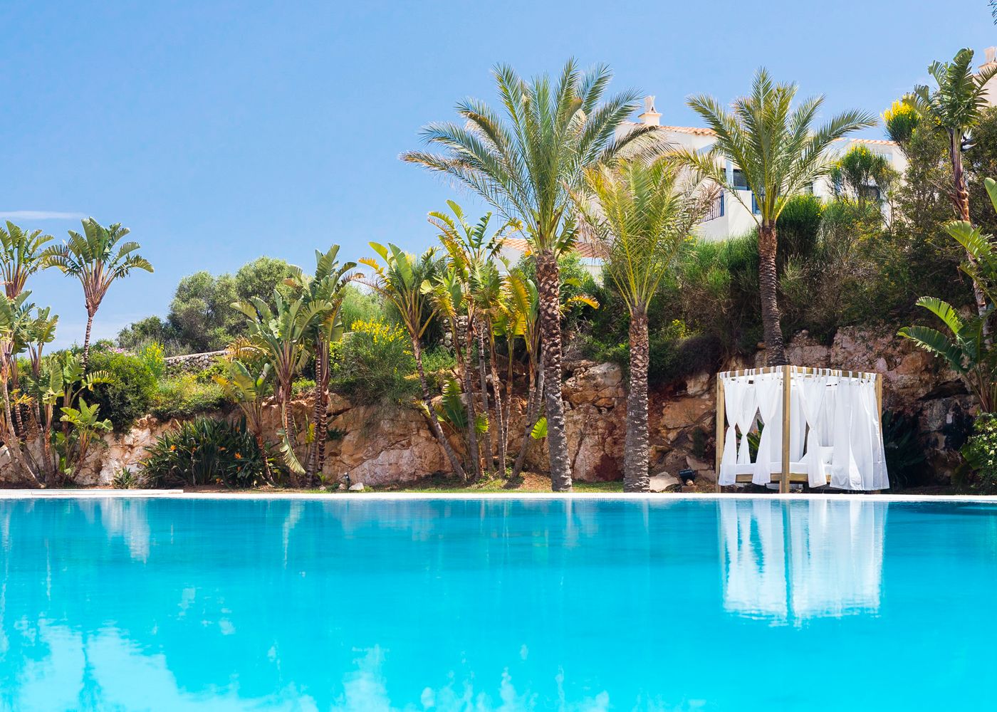 Primasud-Suites-Pool-2