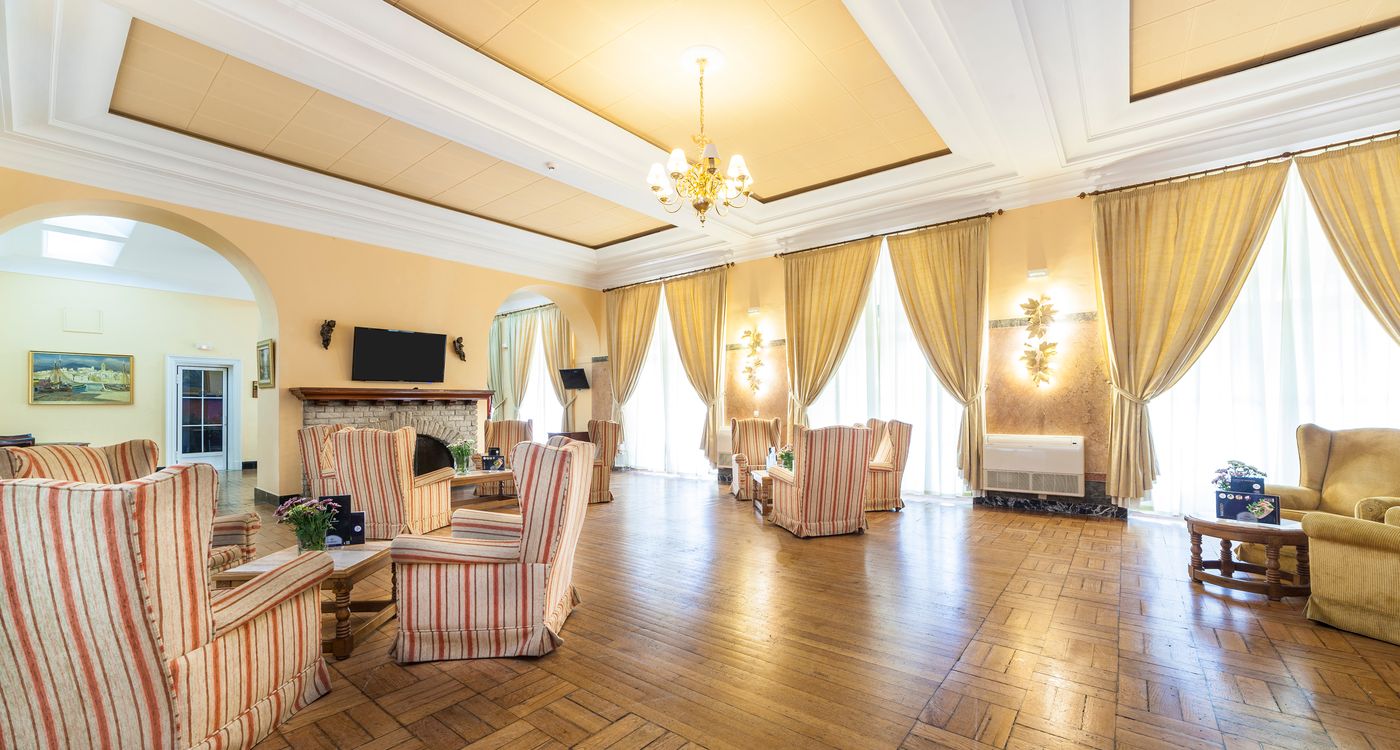 Hoteles-Globales-Reina-Cristina-Sports-and-Entertainment-47