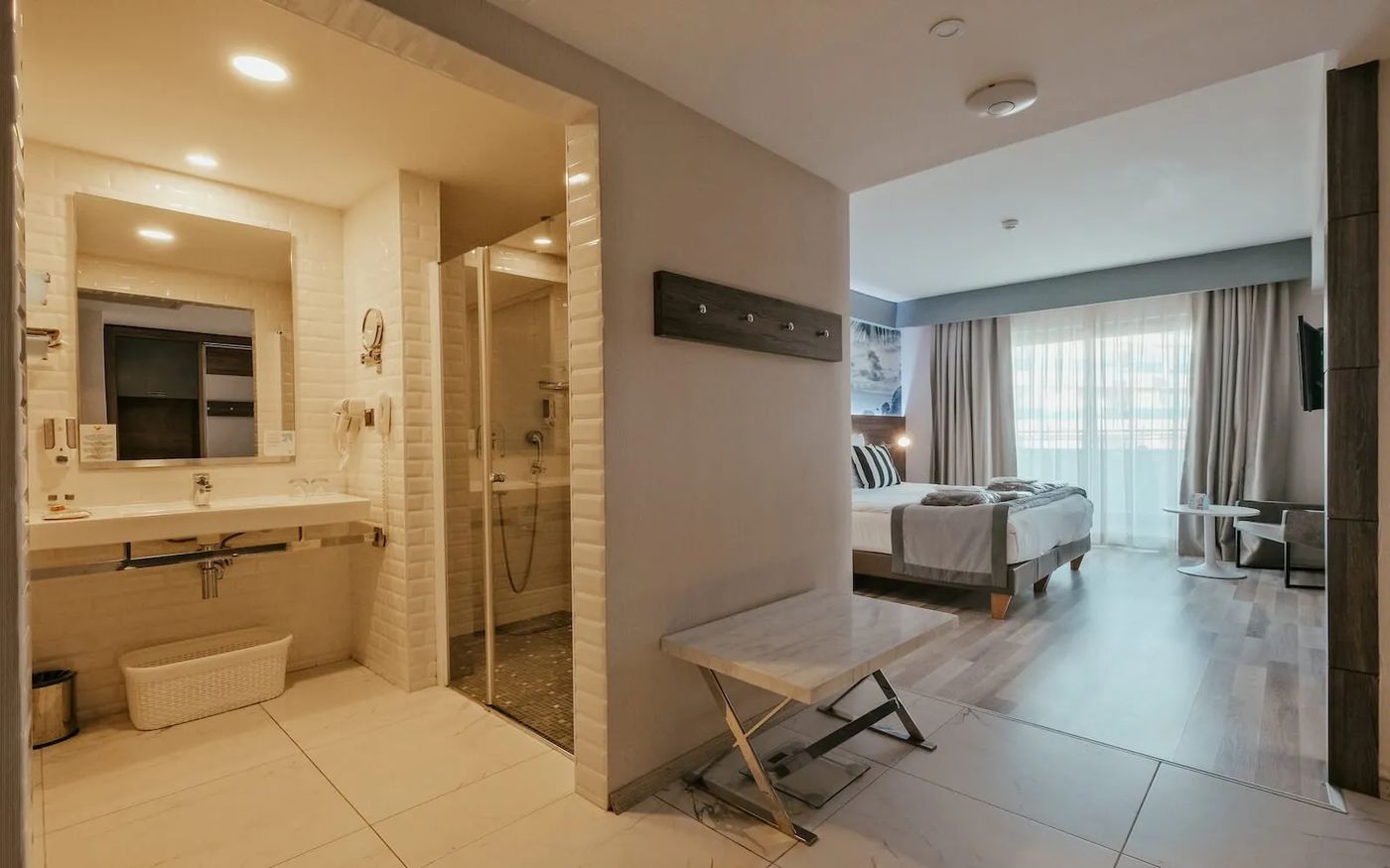 Sunprime C-Lounge - Adults Only (16+)