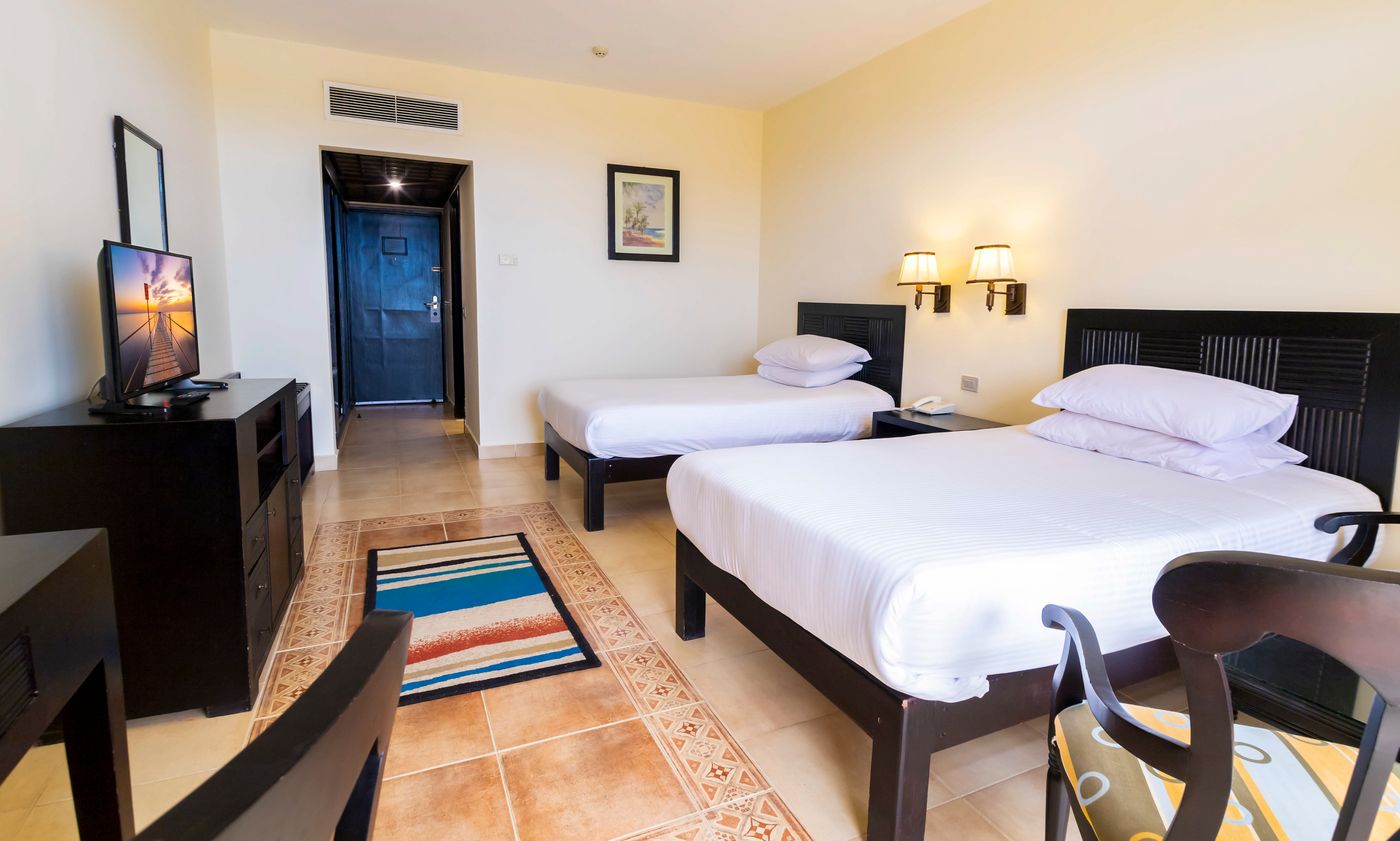 Elphistone-Resort-Room-44