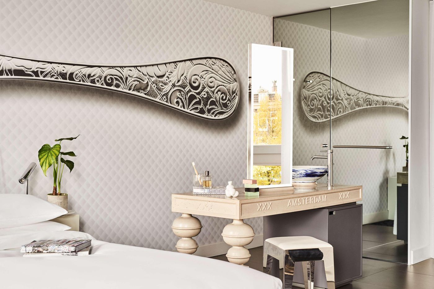 Andaz-Amsterdam-Prinsengracht-a-concept-by-Hyatt-Room-7