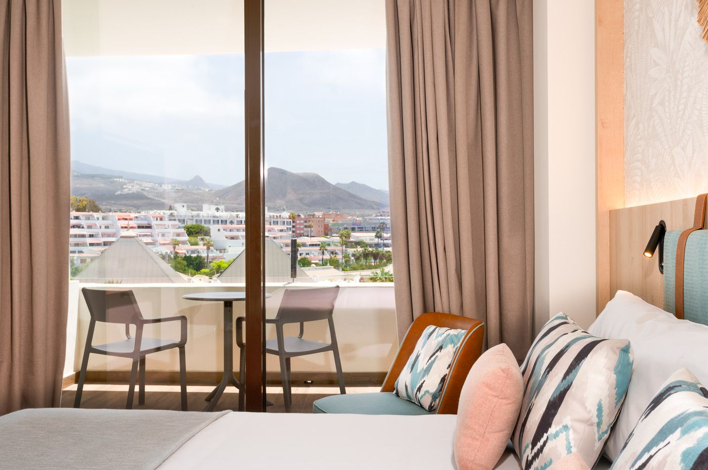 Mediterranean-Palace-Hotel-Room-19