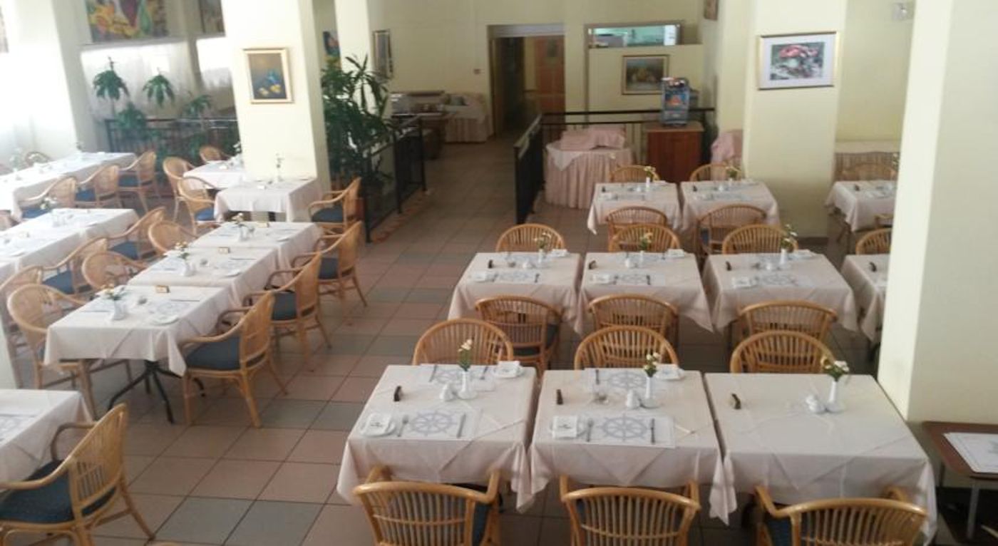 Kapetanios Bay Hotel