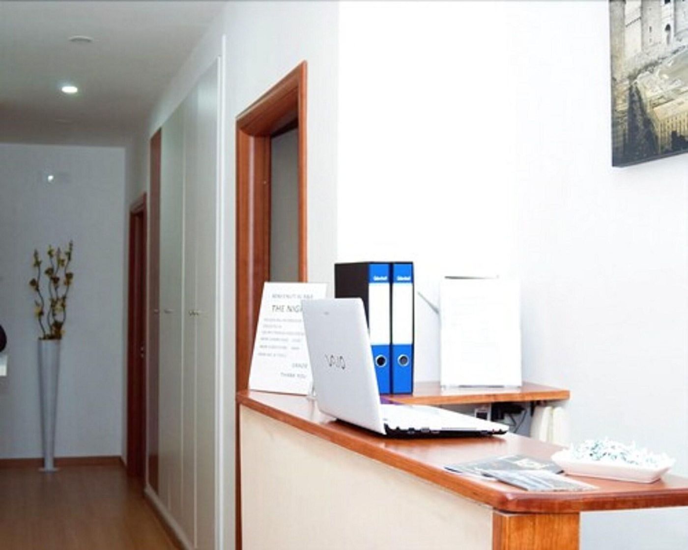 The-Night-Sorrento-Lobby-16