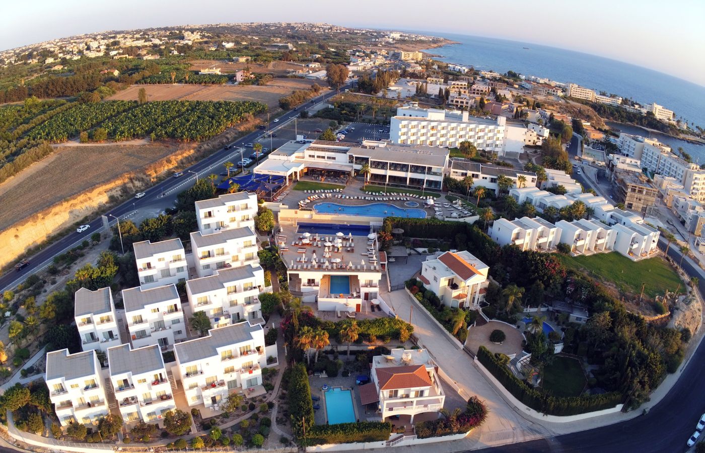 Theo-Sunset-Bay-General-view-13