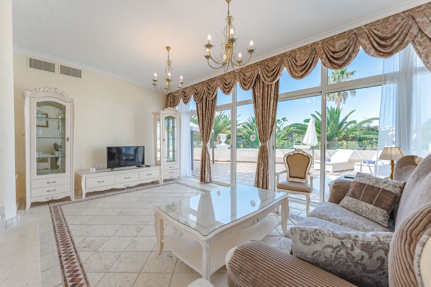 Flamingo-Suites-Room-56