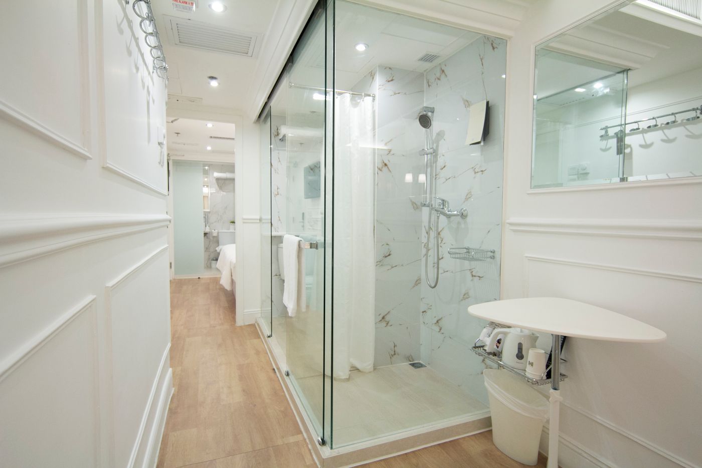 Mini-Hotel-Causeway-Bay-Room-13