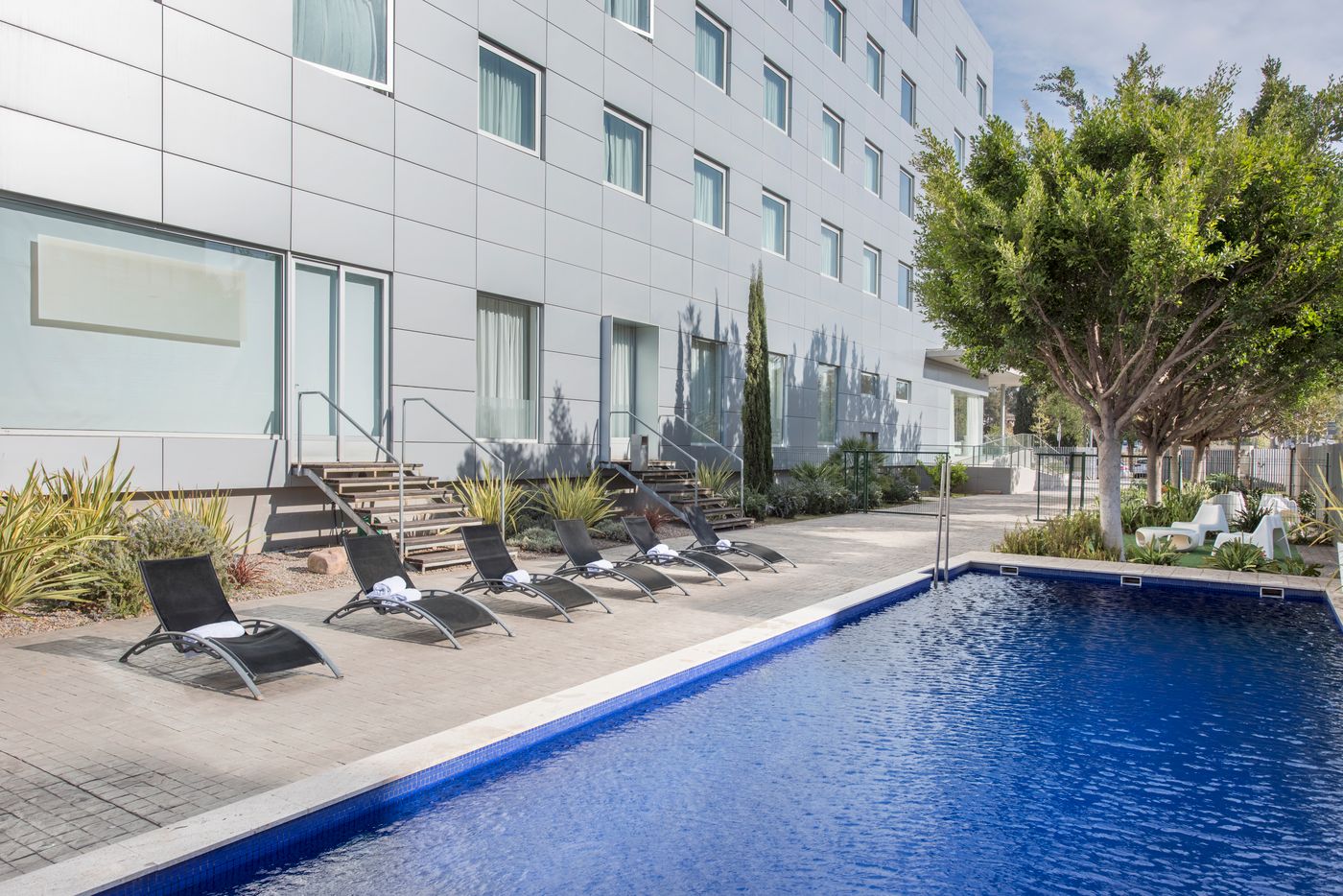 NH-Puerto-de-Sagunto-Pool-1