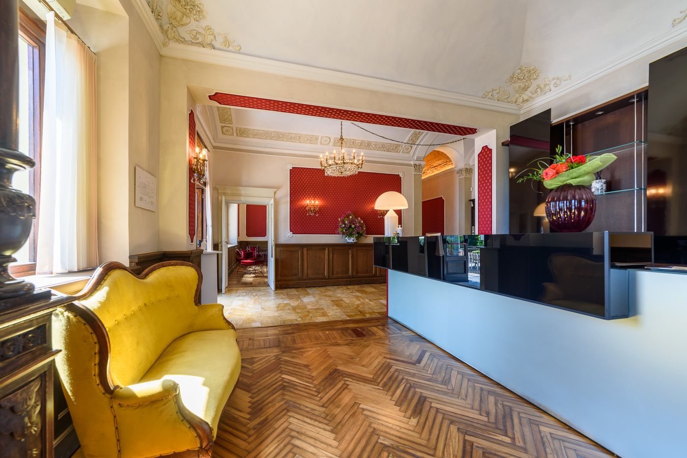 Villa Paradiso-Italy-Meina NO-Lobby-6