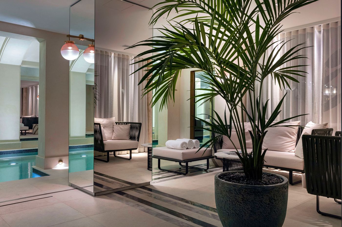 Les-Jardins-Du-Faubourg-Pool-40