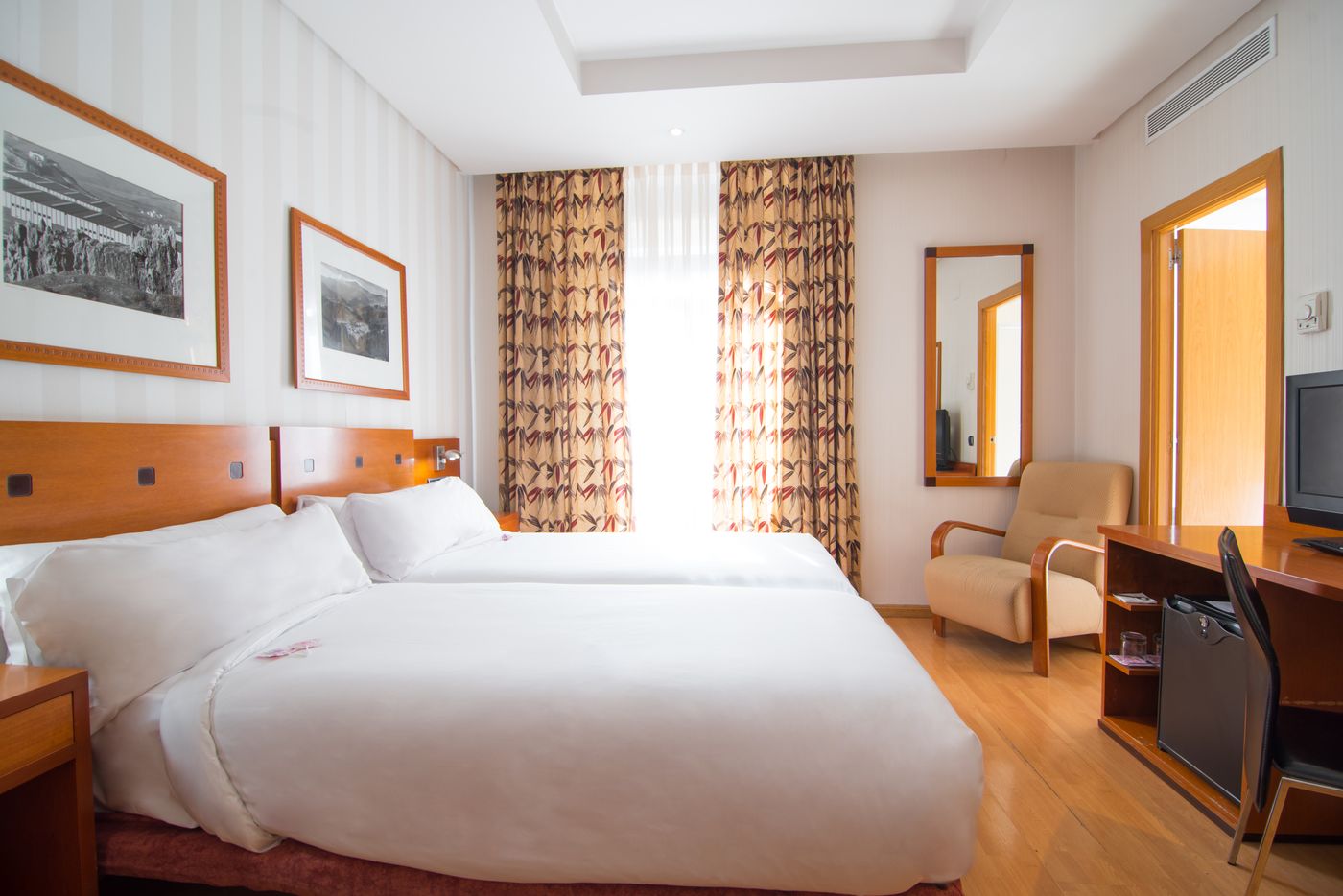 Petit-Palace-Preciados-Room-26