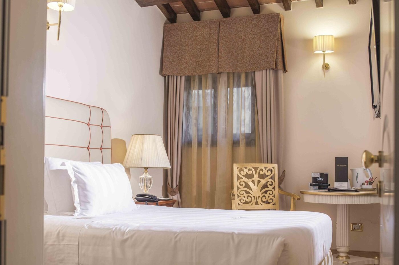 Golden-Tower-Hotel---Spa-Room-52