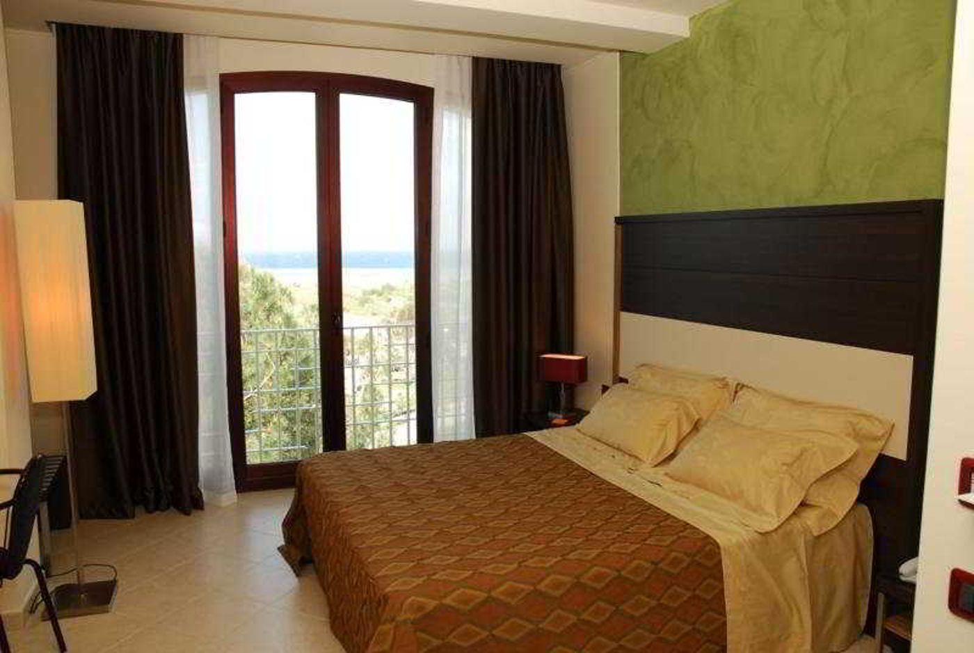 Viola-Palace-Hotel-Room-3