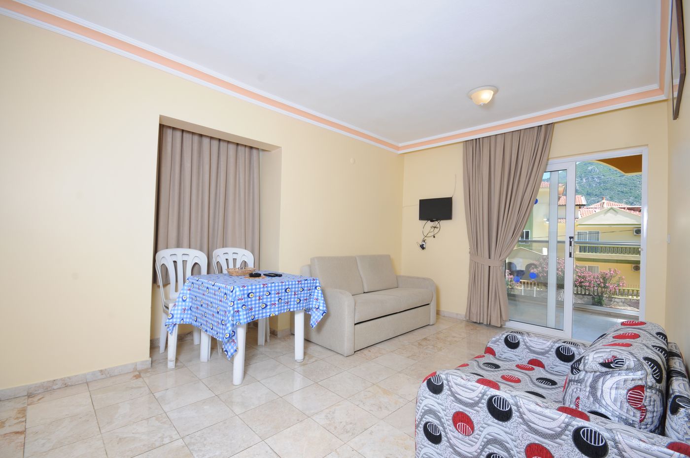 Kleopatra Apartments