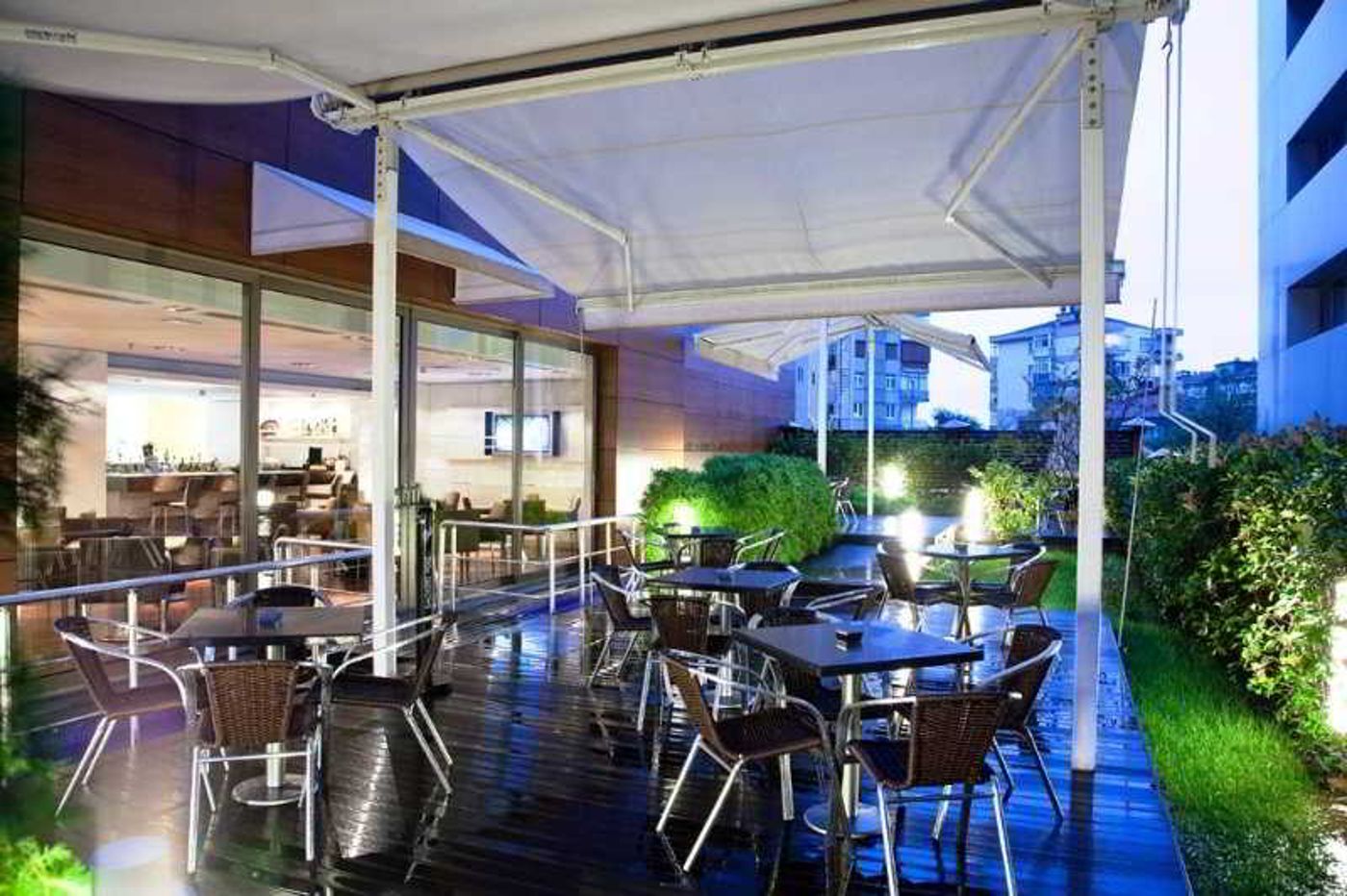 Divan-Istanbul-City-Bar-12