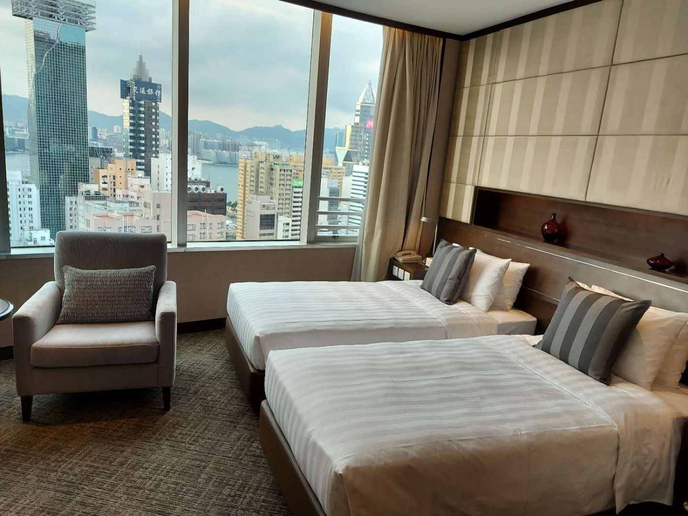 South-Pacific-Hotel-Room-6