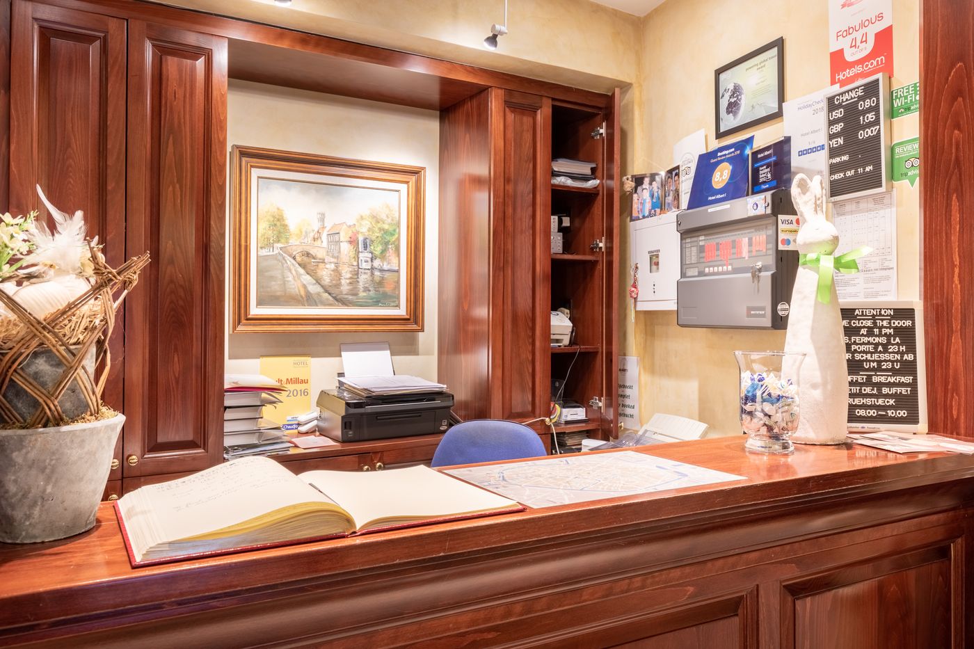 Albert 1-Belgium-BRUGGE-Lobby-3