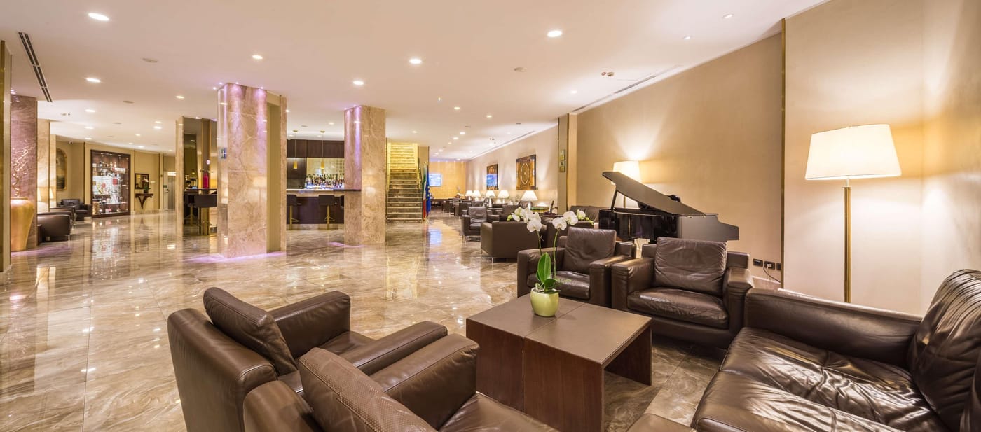Best-Western-Plus-Hotel-Galles-Lobby-12