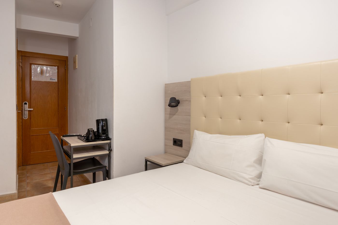 Queens-Hotel---Adult-Only-Room-6