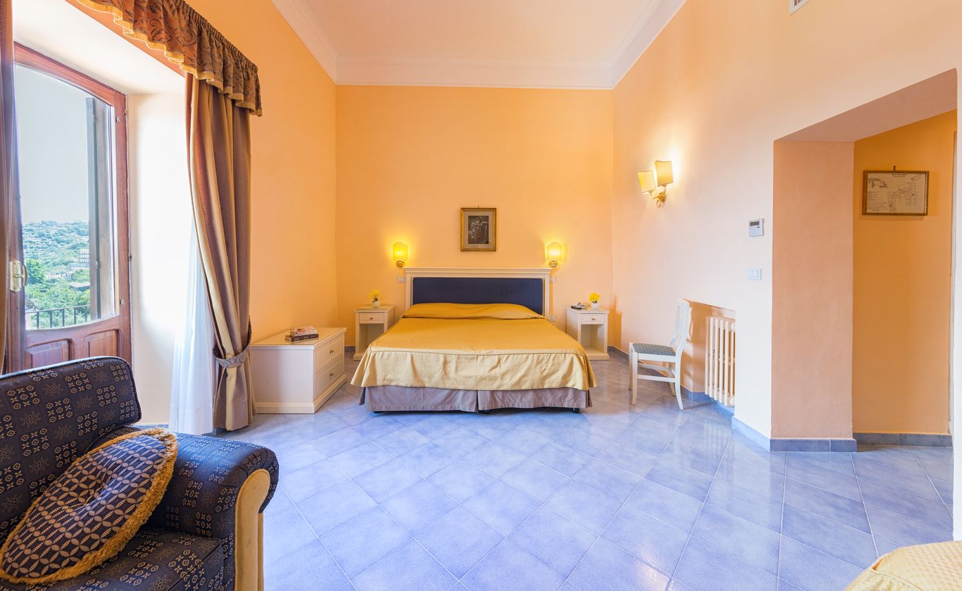 Hotel-Jaccarino-Room-17