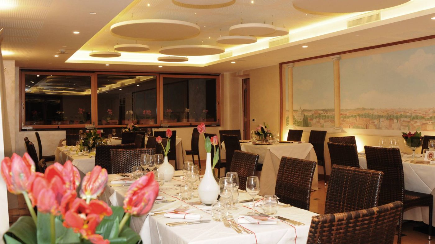 Hotel-Diana-Roof-Garden-Rome-Restaurant-50