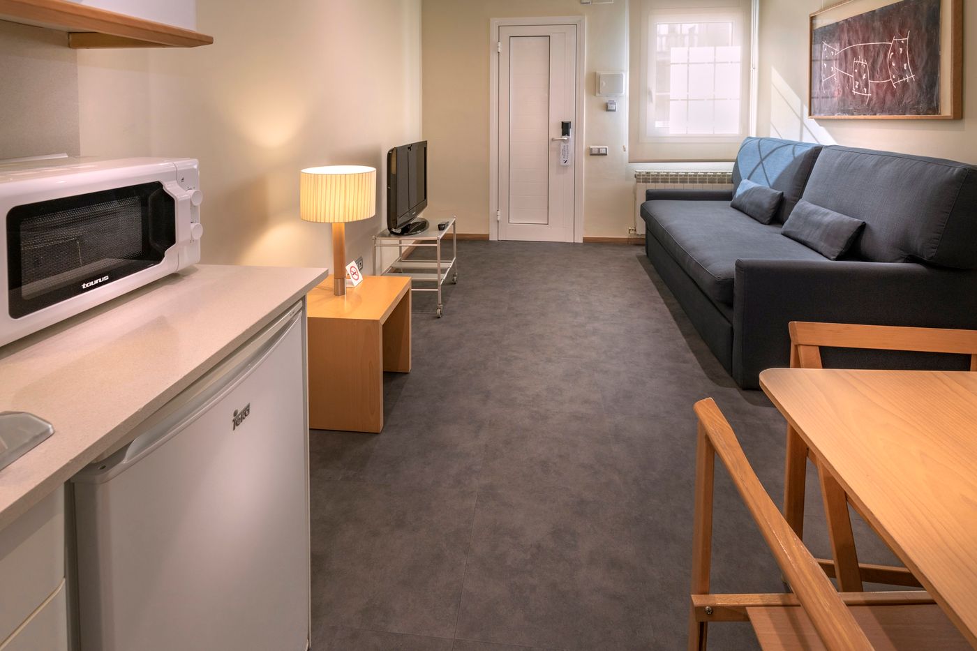 Apartamentos-Playa-De-Castelldefels-Room-20