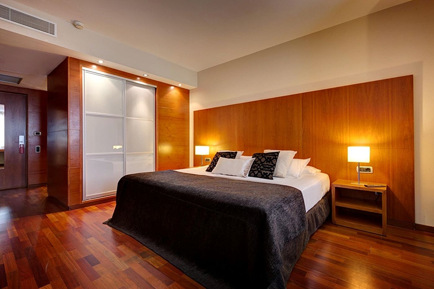 Acevi Villarroel-Spain-BARCELONA-General view-8