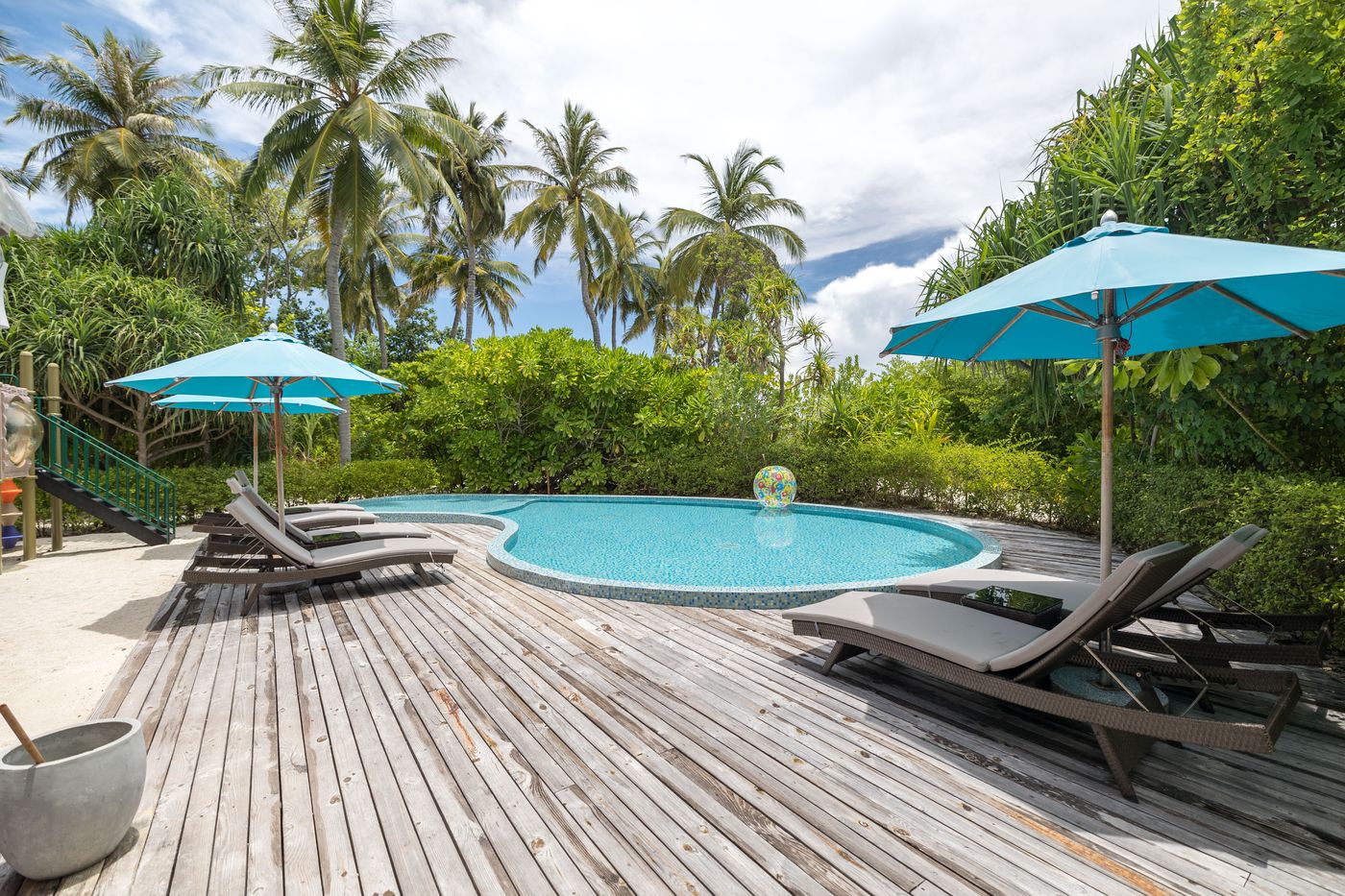 The Standard Huruvalhi Maldives