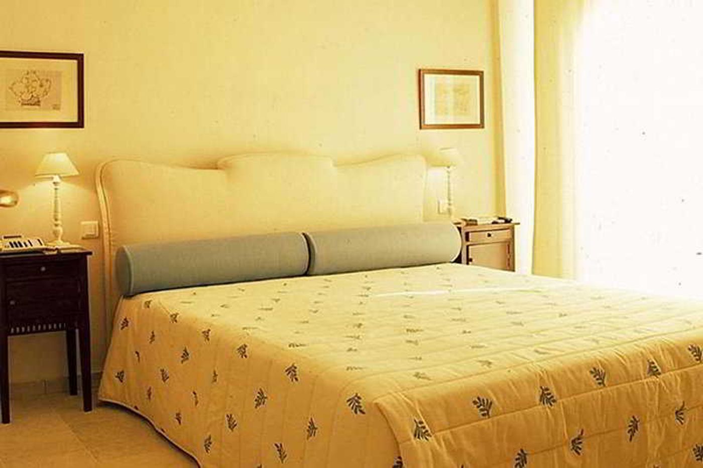 Pleiades-Luxurious-Villas-Room-12