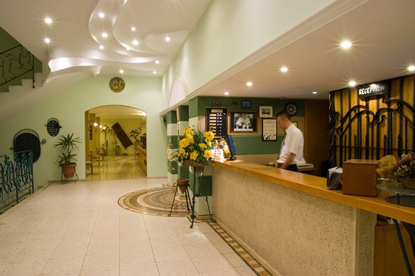 Tolay-Hotel-Lobby-30