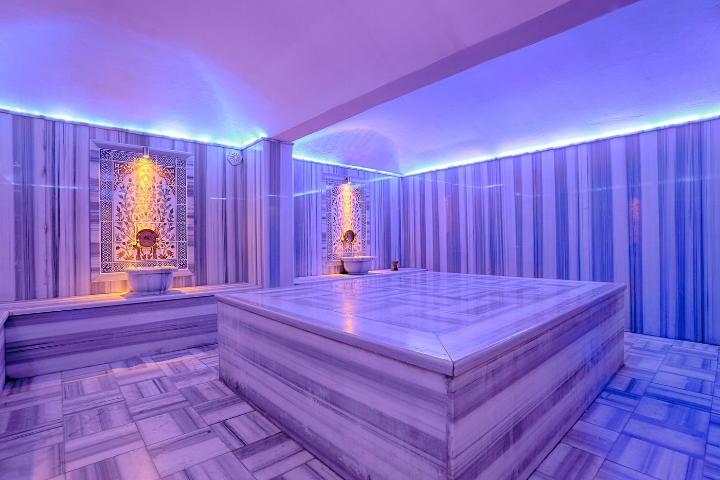 CLEOPATRA GOLDEN BEACH