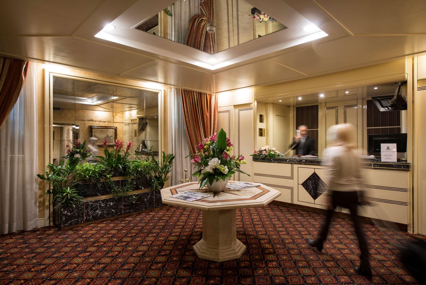 Atlante-Garden-Lobby-11