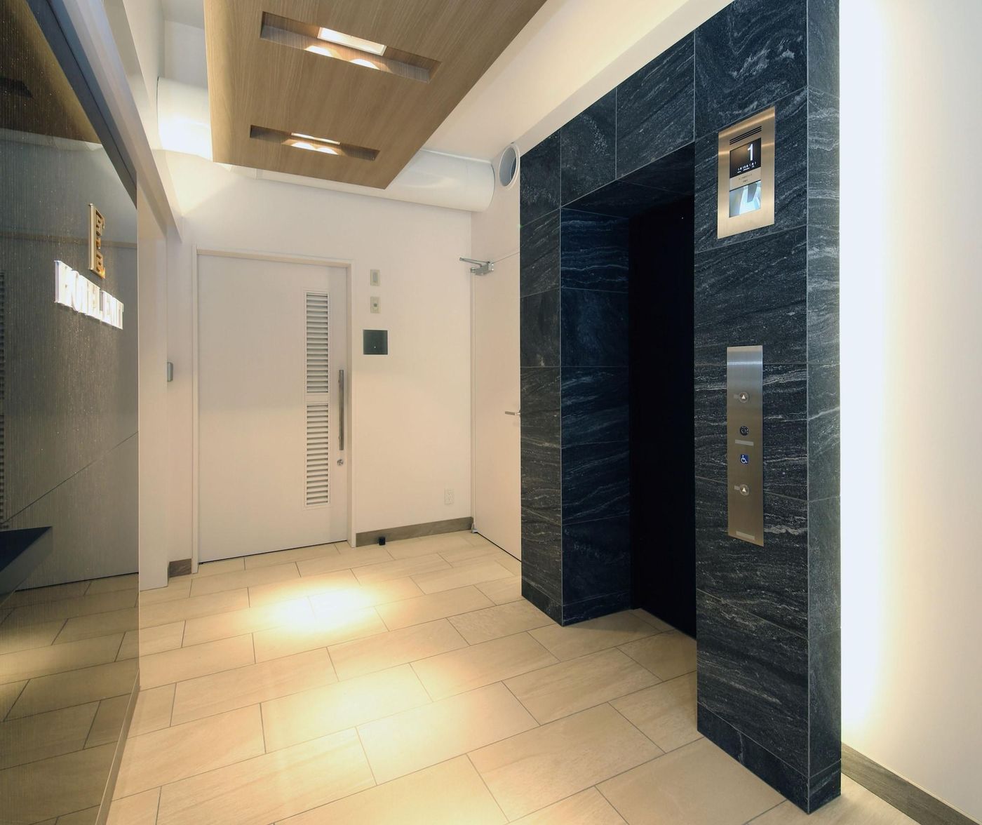 Hotel Emit Ueno-Japan-Tokyo-Lobby-9