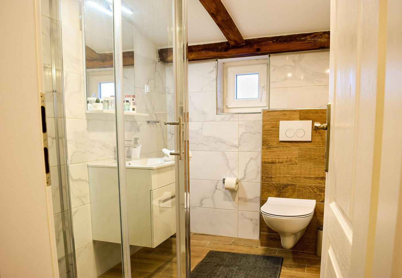 Rilati-Old-Town-Palace-Room-36