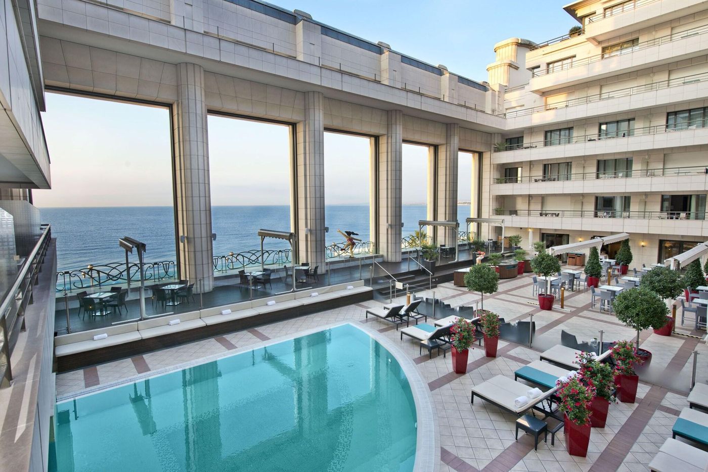 Hyatt-Regency-Nice-Palais-De-La-Mediterranee-Terrace-1