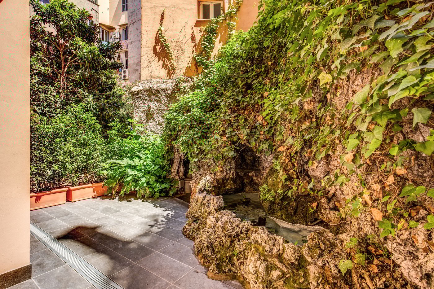 Trevi-Collection-Room-9